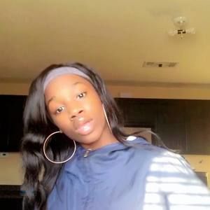 Meet your Posher, Mia